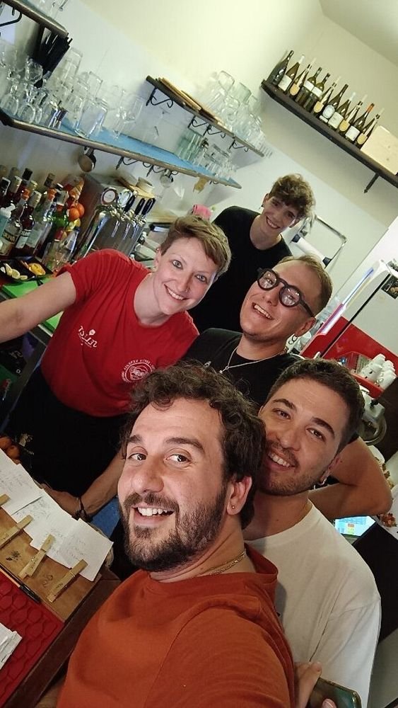 L'équipe du Bacaro Quebrado derrière le comptoir